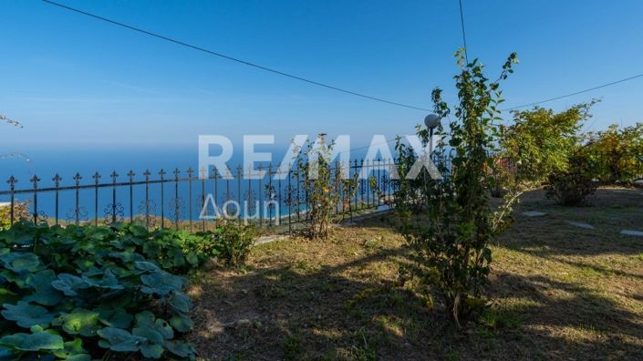 Image No.42-3 Bed Property for sale