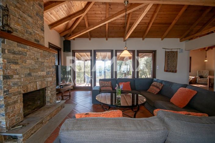 Image No.14-3 Bed House for sale