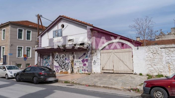 Image No.31-16 Bed Property for sale