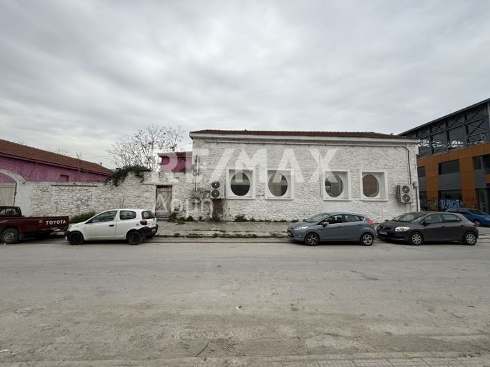 Image No.8-16 Bed Property for sale