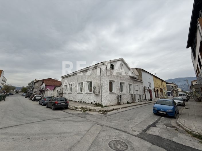 Image No.9-16 Bed Property for sale