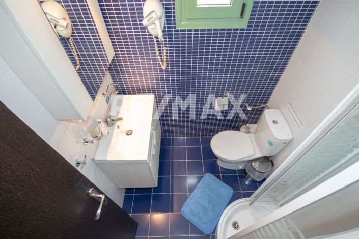 Image No.12-4 Bed Property for sale