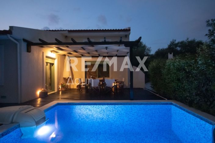 Image No.22-4 Bed Property for sale