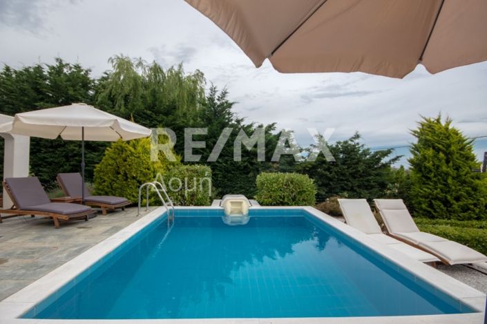 Image No.48-4 Bed Property for sale