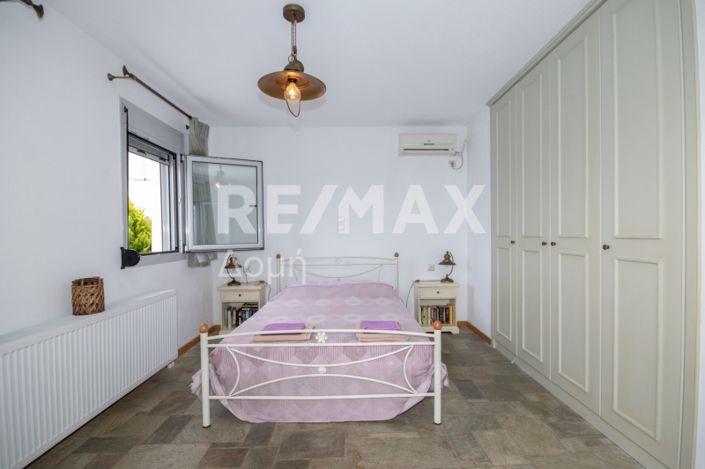 Image No.52-4 Bed Property for sale