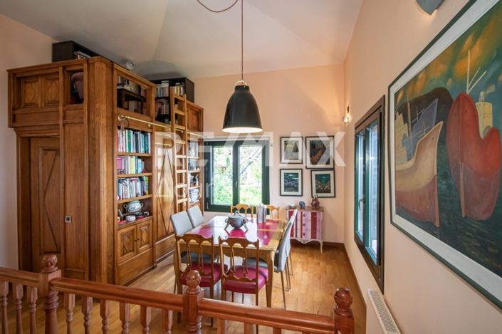 Image No.12-4 Bed Property for sale