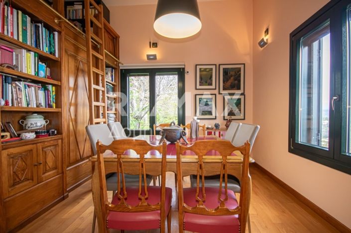 Image No.14-4 Bed Property for sale