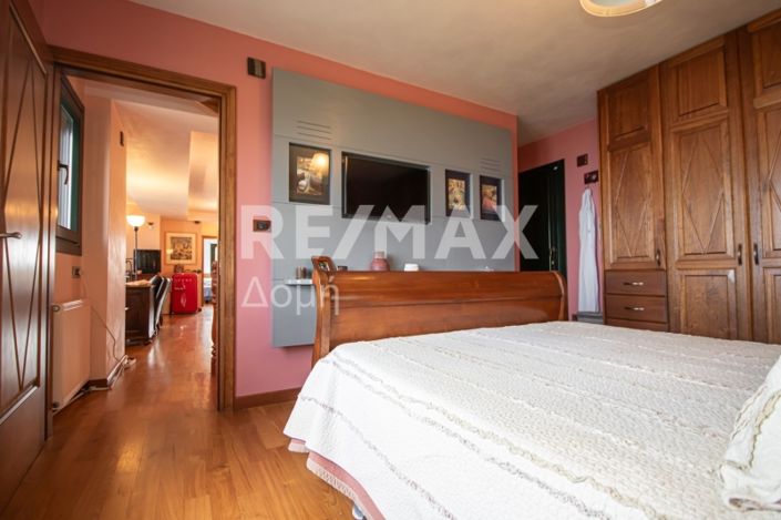 Image No.30-4 Bed Property for sale