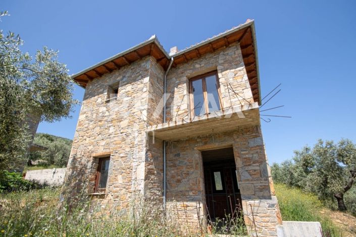 Image No.13-2 Bed House for sale