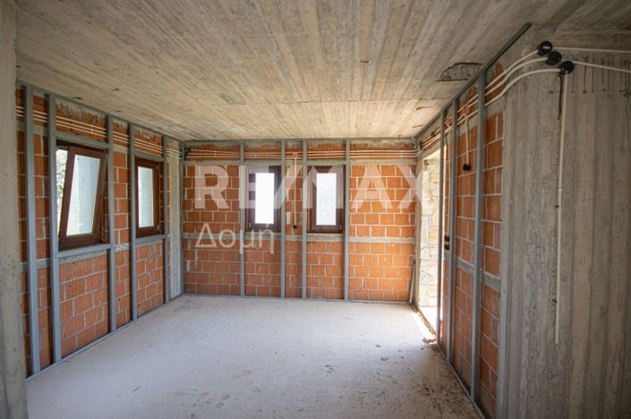 Image No.14-2 Bed House for sale