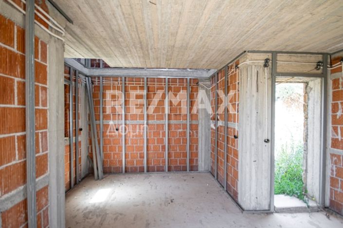 Image No.17-2 Bed Maisonette for sale