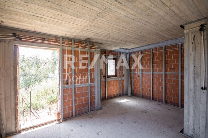 Image No.9-2 Bed Maisonette for sale