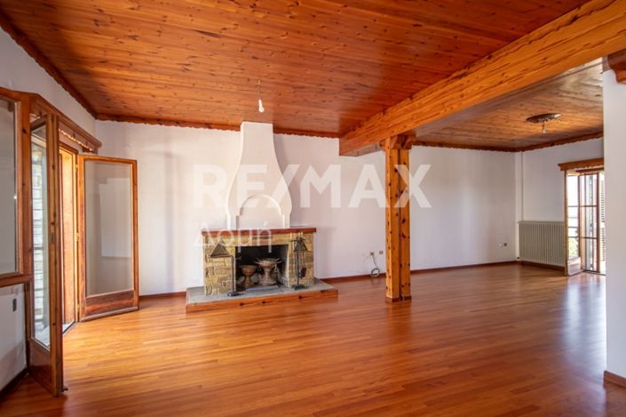 Image No.18-5 Bed House for sale