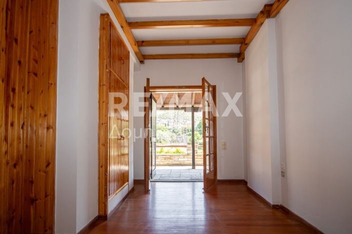 Image No.42-5 Bed House for sale