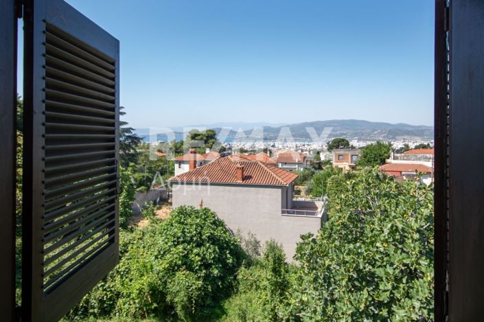 Image No.47-5 Bed House for sale