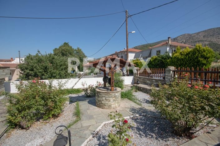 Image No.8-5 Bed House for sale