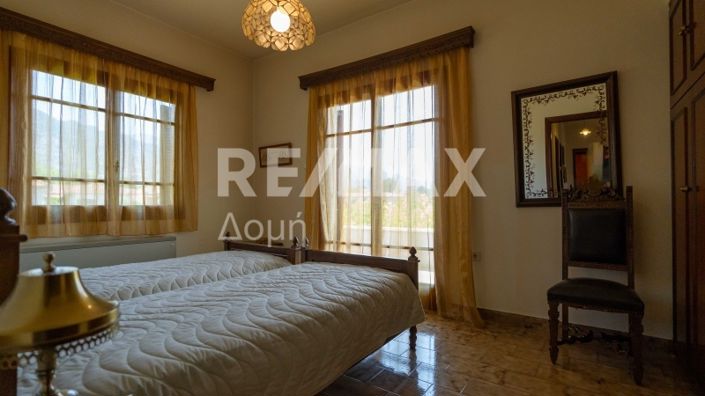 Image No.13-5 Bed Property for sale