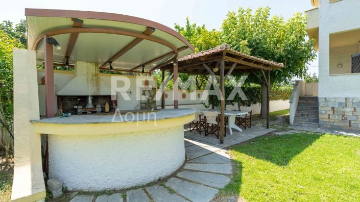 Image No.22-5 Bed Property for sale