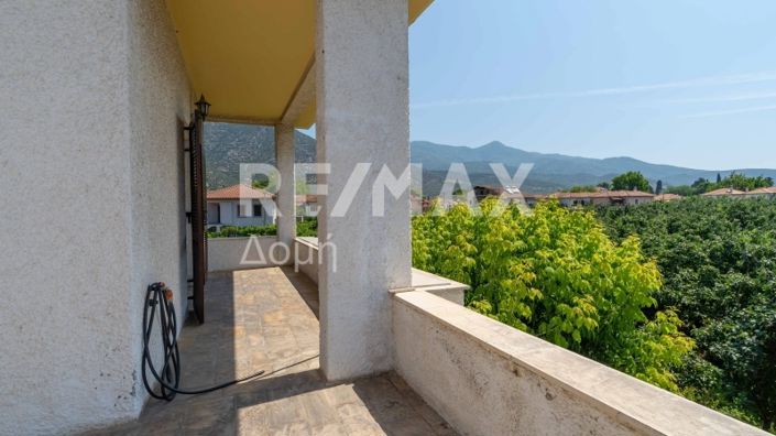 Image No.27-5 Bed Property for sale