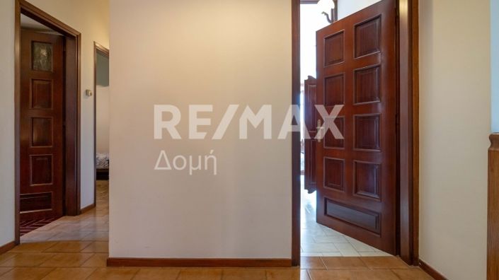 Image No.41-5 Bed Property for sale