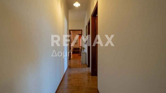 Image No.42-5 Bed Property for sale