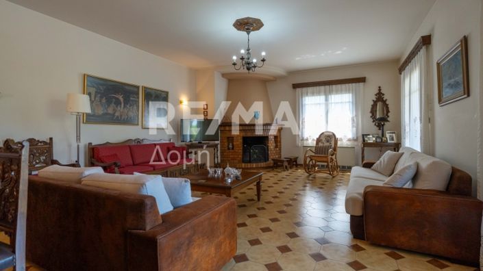 Image No.43-5 Bed Property for sale