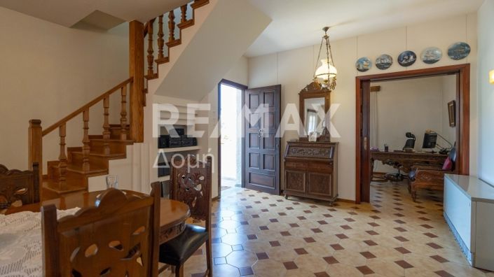 Image No.47-5 Bed Property for sale