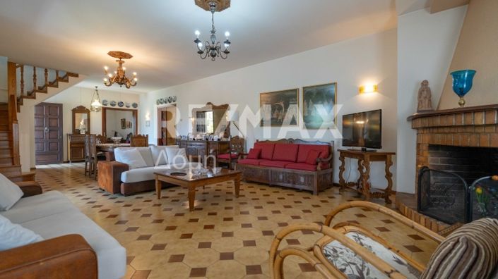 Image No.5-5 Bed Property for sale