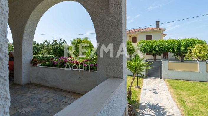 Image No.56-5 Bed Property for sale