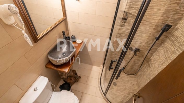 Image No.25-7 Bed Property for sale