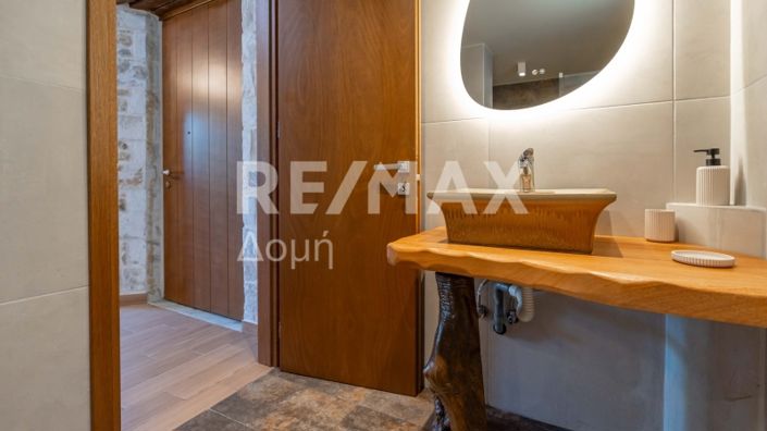 Image No.12-2 Bed Property for sale