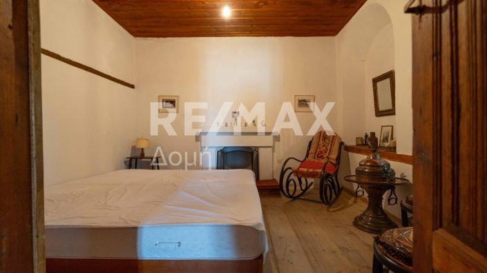 Image No.17-5 Bed Property for sale