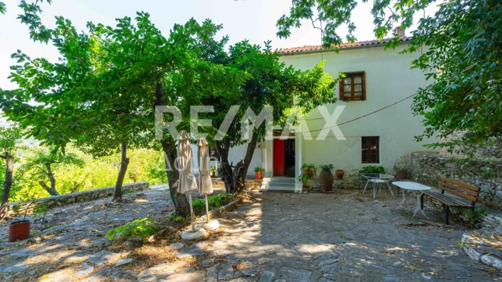 Image No.2-5 Bed Property for sale