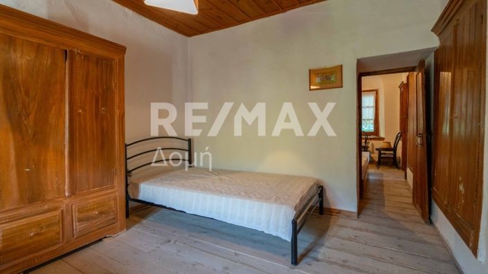 Image No.39-5 Bed Property for sale