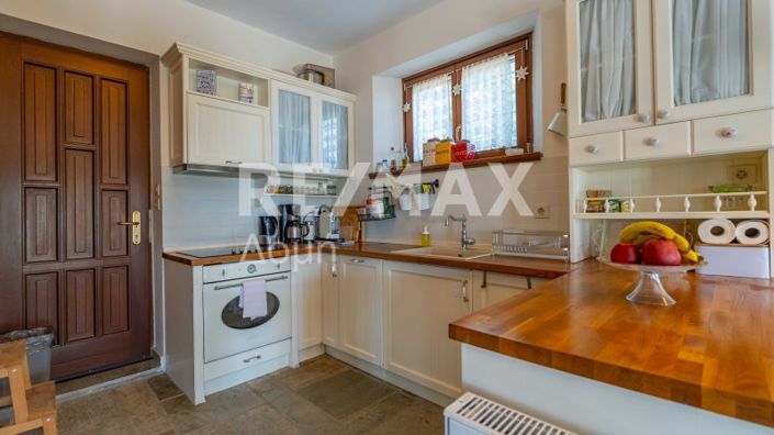 Image No.19-3 Bed Property for sale