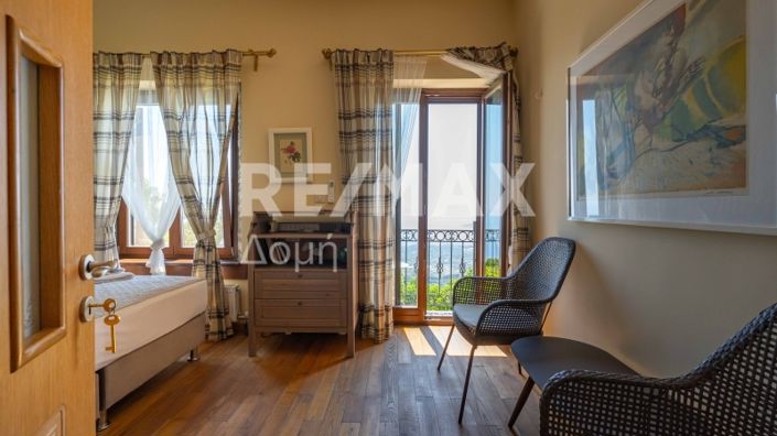 Image No.22-3 Bed Property for sale