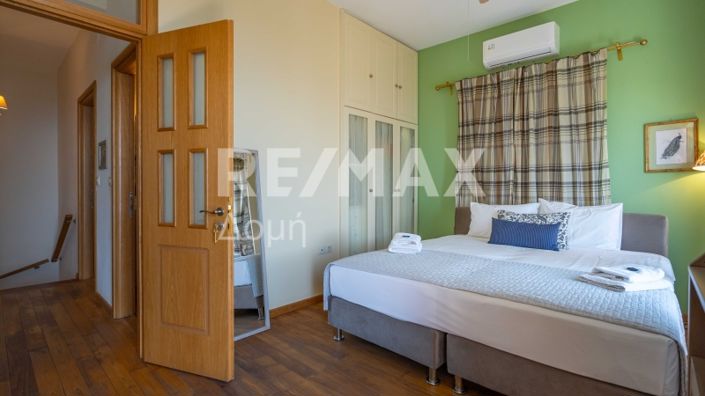 Image No.30-3 Bed Property for sale