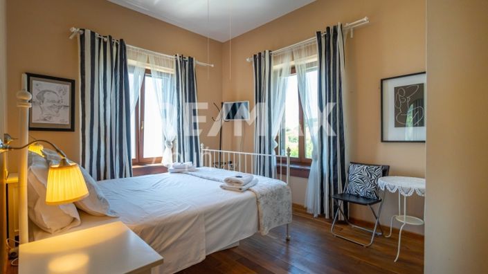 Image No.32-3 Bed Property for sale