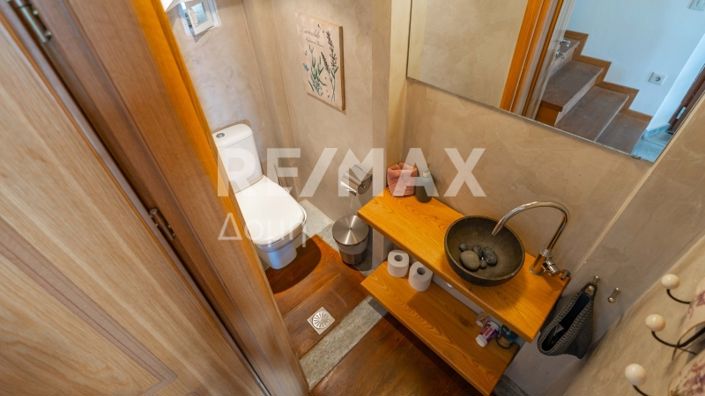 Image No.40-3 Bed Property for sale