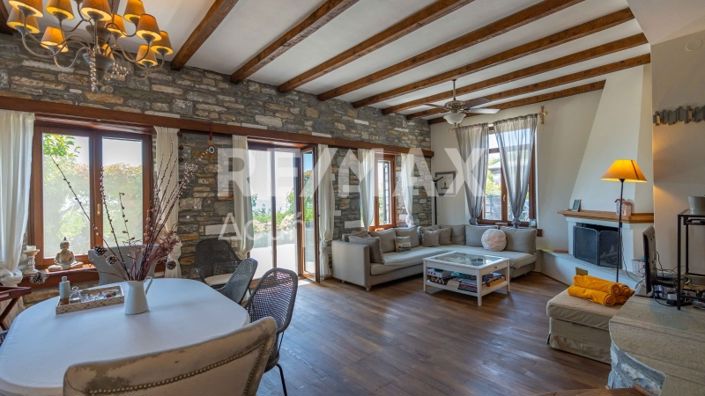 Image No.41-3 Bed Property for sale