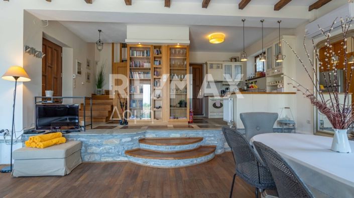 Image No.48-3 Bed Property for sale