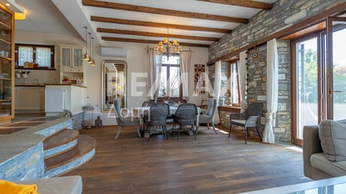 Image No.55-3 Bed Property for sale