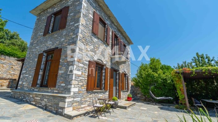 Image No.6-3 Bed Property for sale