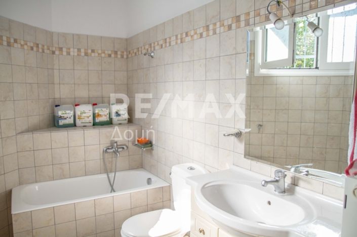 Image No.19-4 Bed Property for sale