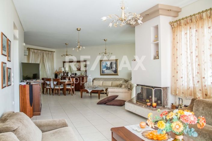 Image No.8-4 Bed Property for sale