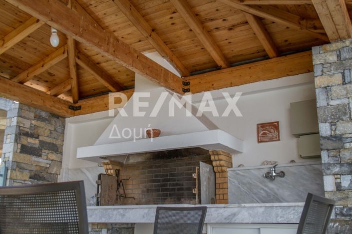 Image No.41-4 Bed Property for sale