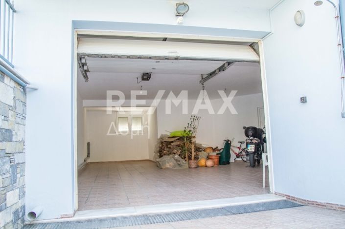 Image No.44-4 Bed Property for sale