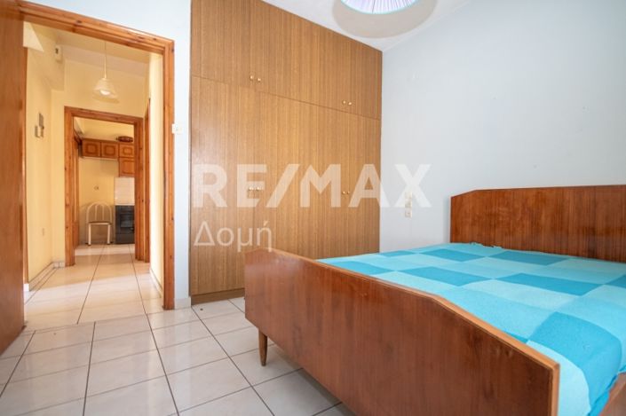 Image No.13-6 Bed Property for sale