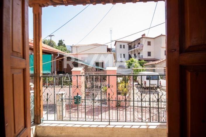 Image No.21-6 Bed Property for sale