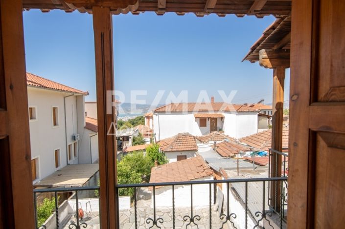 Image No.44-6 Bed Property for sale